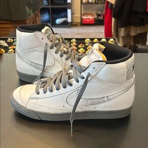 Nike Men’s Mid-Top Sneakers - White/Grey